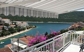 Apartmani Borna - Villa Tiha luka